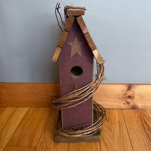 Primitive birdhouse decor